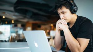How to Choose the Right Online Course for Your Career Goals